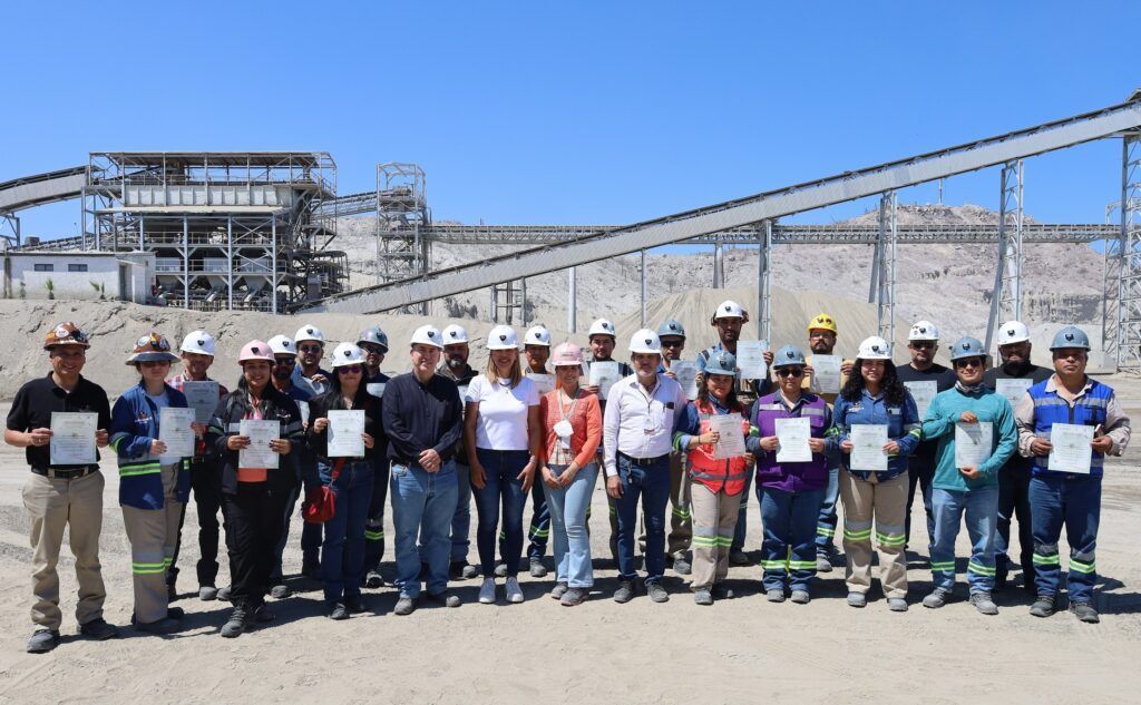 Colaboradoras y colaboradores concluyen curso en liderazgo, trabajo en equipo y manejo de emociones