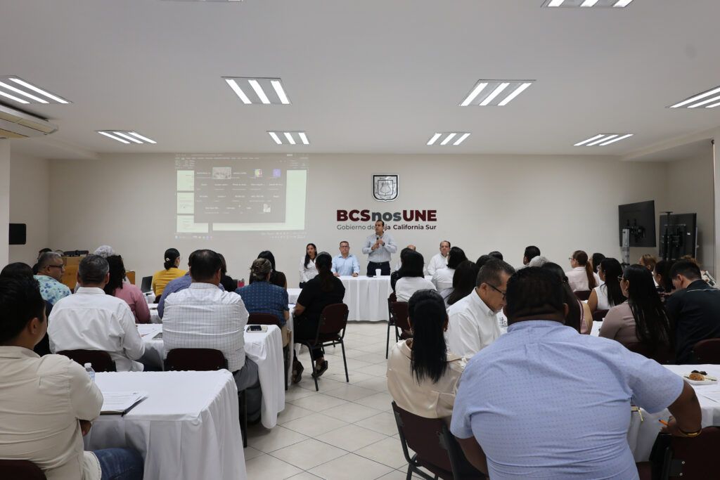 Más de 70 funcionarios reciben capacitación del ISSSTE para mejorar atención ciudadana