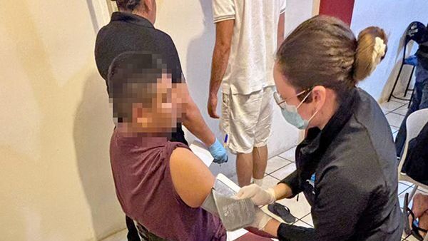 Se aplicaron pruebas de glucosa, presión arterial e índice de masa corporal.