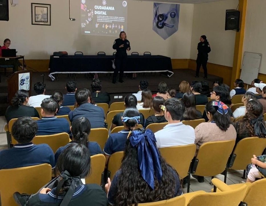 Policía Estatal Cibernética brinda herramientas a 75 estudiantes para el uso seguro de redes y protección de datos