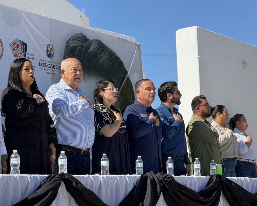 Víctor Castro destaca la importancia de la memoria histórica y entrega apoyos a comunidades de Los Cabos