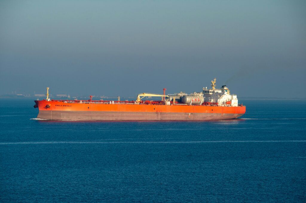 El proyecto busca exportar gas a Asia, pero podría afectar ecosistemas y economías locales; advierten inconsistencias en infraestructura y posibles impactos en el Golfo de California.