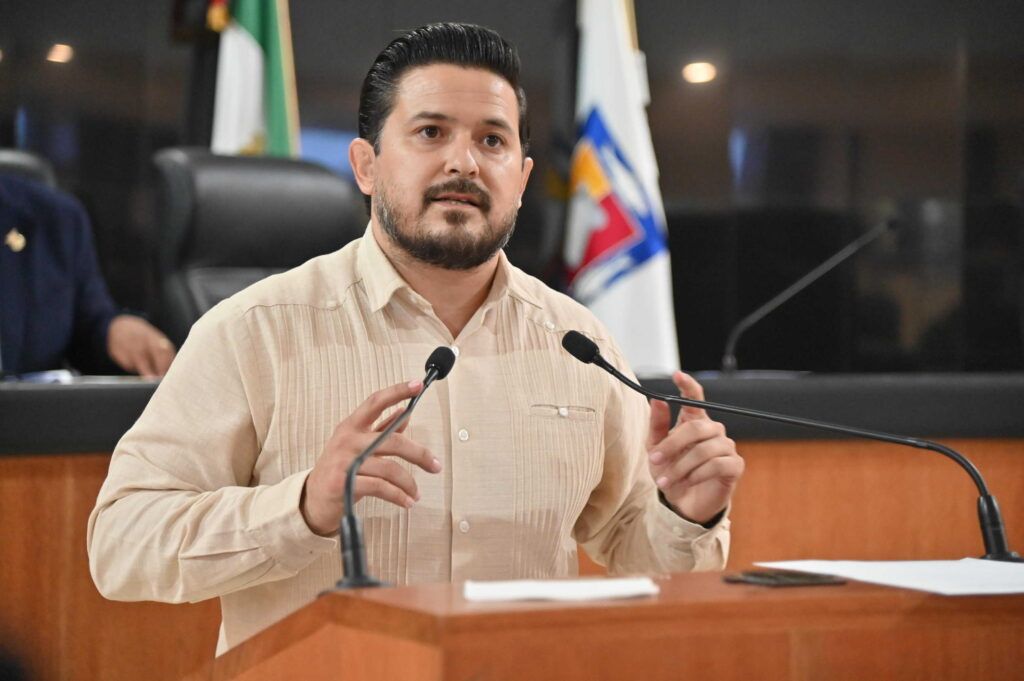 También se plantea limitar el presupuesto del Congreso estatal al 0.70 por ciento del Presupuesto de Egresos total del Estado.
