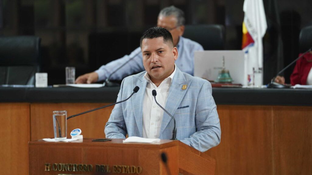 El diputado Erick Iván Agúndez Cervantes presentó una iniciativa para incorporar a las juventudes dentro de las prioridades de los programas públicos de vivienda.