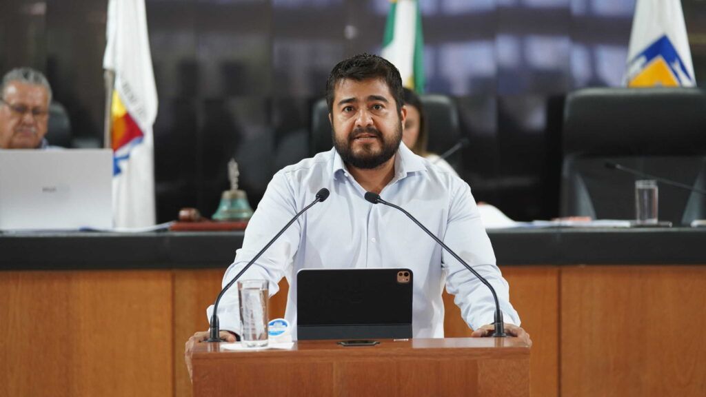 El diputado Omar Torres Orozco presentó una iniciativa para crear mecanismos de protección social dirigidos a trabajadores del transporte público y sus familias.