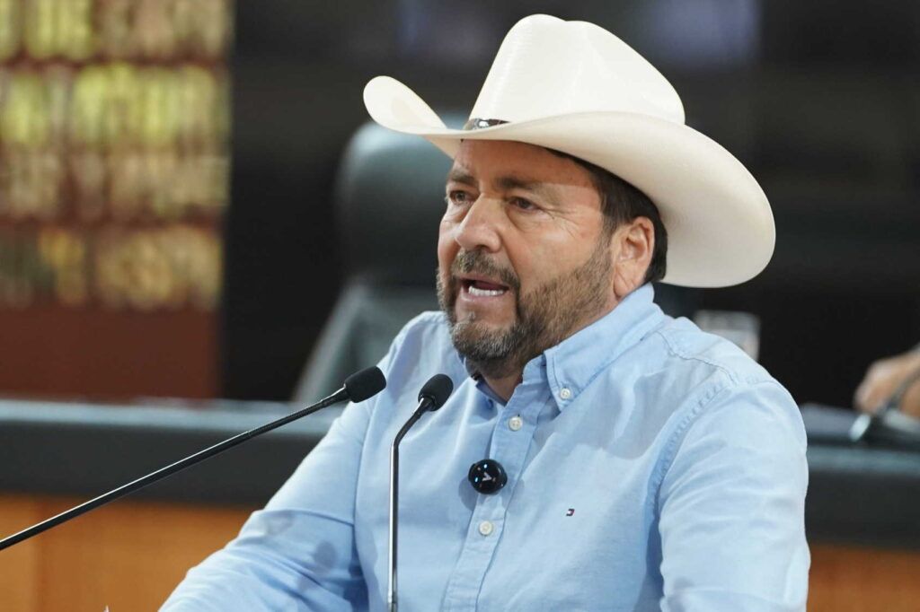 El diputado Venustiano Pérez Sánchez presentó una iniciativa para tipificar el delito de corrupción inmobiliaria en Baja California Sur.
