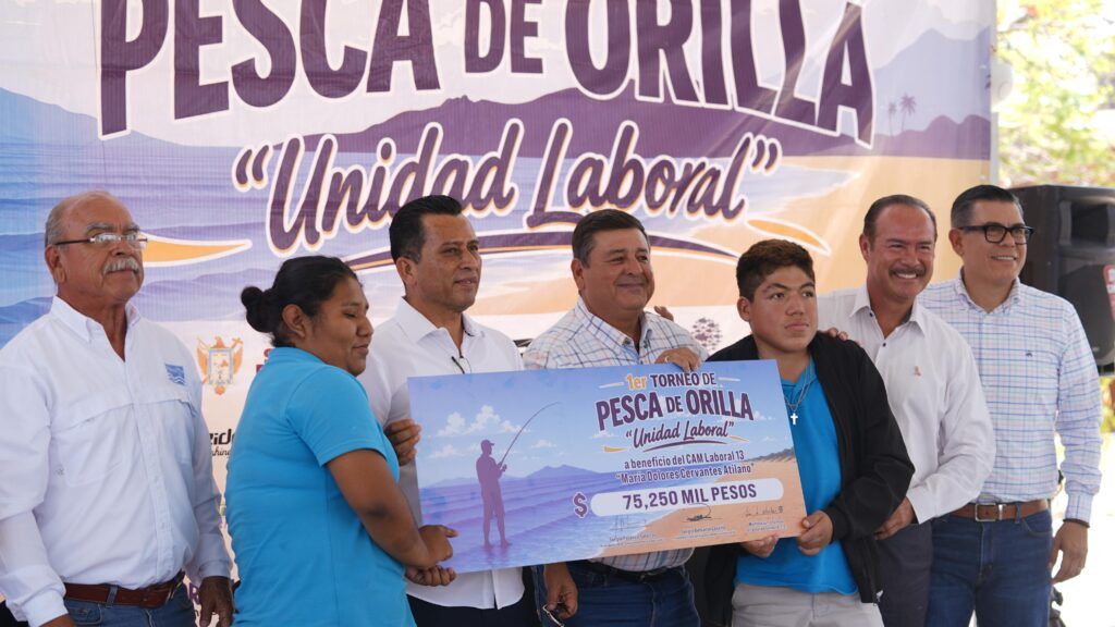 Los diputados Sergio Guluarte Ceseña y Sergio Polanco Salaices realizaron la entrega formal del donativo recaudado en el torneo de pesca “Unidad Laboral”.