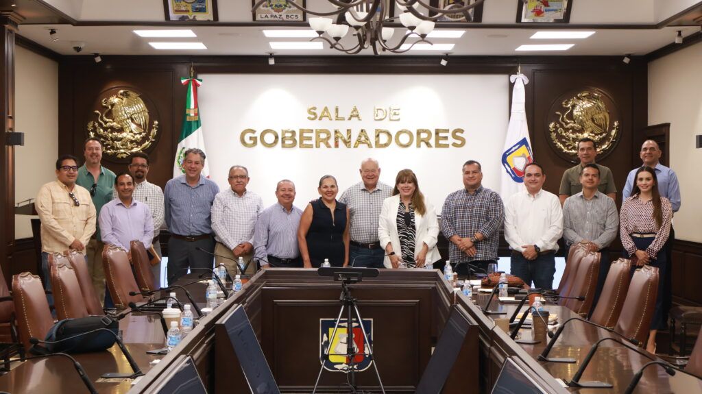 Gobierno estatal y sector empresarial acuerdan simplificar trámites y fortalecer energía