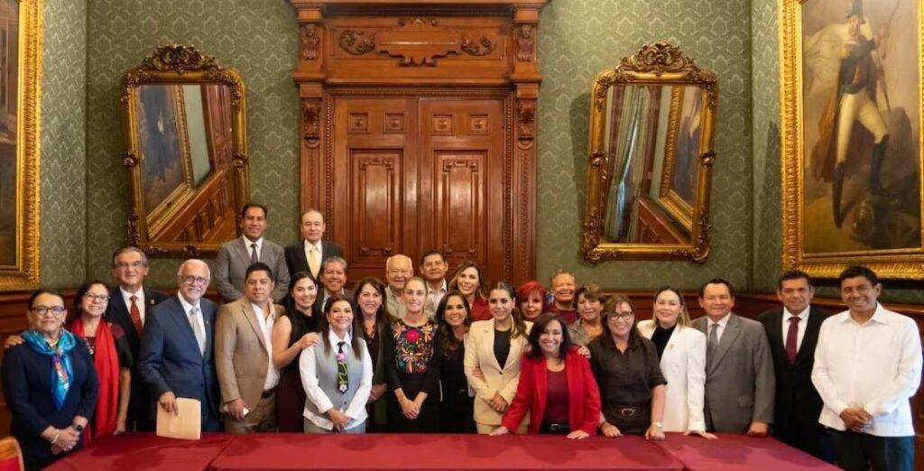 El gobernador participó en reunión nacional para dar seguimiento a infraestructura, medicamentos y cobertura médica