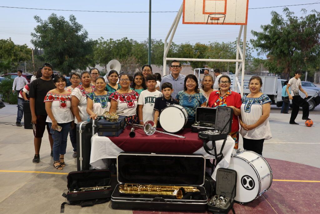SEDIF entregó instrumentos musicales y amplió bandas comunitarias en La Paz, Comondú y Cabo San Lucas