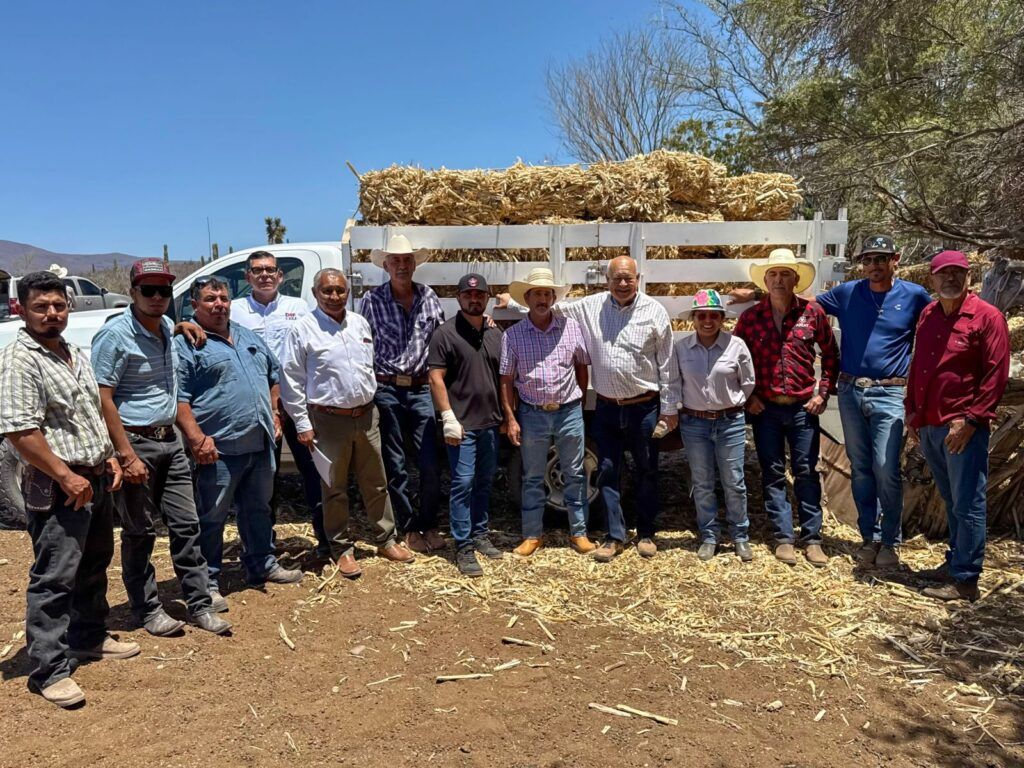 La SEPADA entregó alimento, apoyos fotovoltaicos y equipamiento a familias ganaderas de comunidades rurales de El Patrocinio, como parte de las acciones para enfrentar la escasez de forraje durante la temporada crítica.