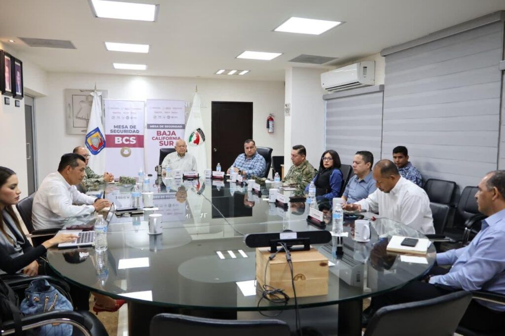 Un operativo conjunto de corporaciones estatales y federales en San José del Cabo dejó como saldo tres presuntos agresores sin vida, un detenido y el aseguramiento de un arsenal, droga y vehículos robados.