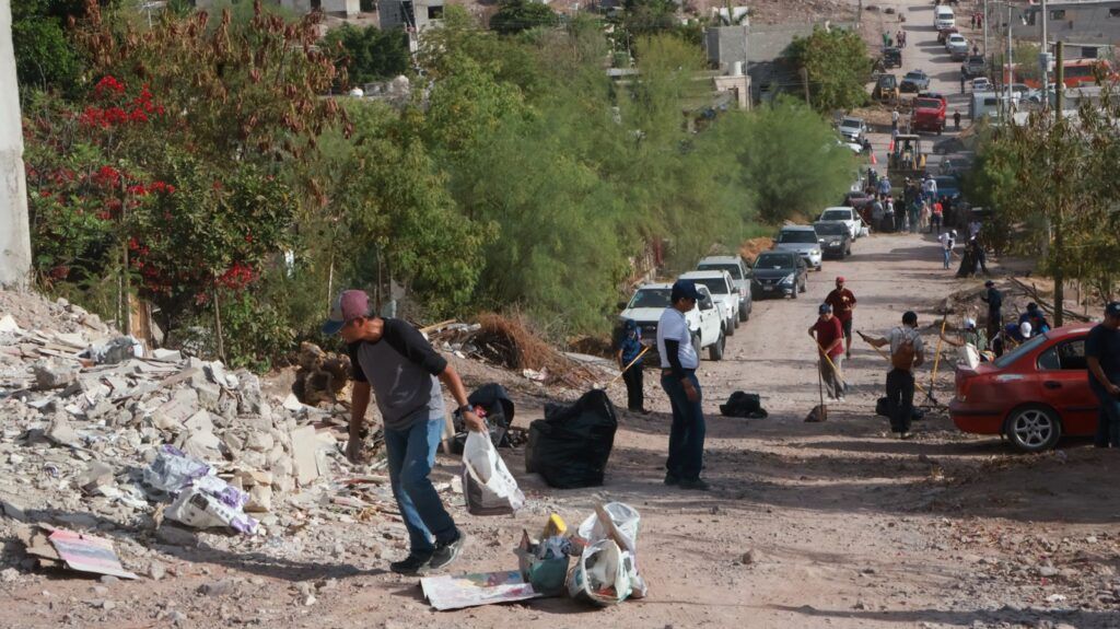 Gobierno del Estado, vecinos e instituciones participaron en acciones de saneamiento y mejoramiento urbano en La Paz
