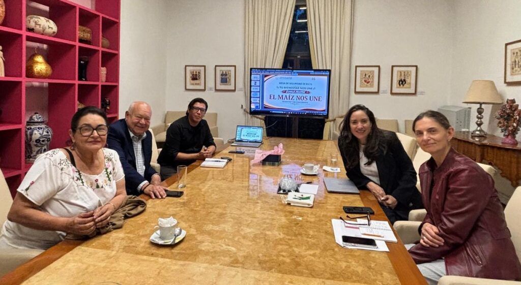 El gobernador Víctor Manuel Castro Cosío y la secretaria de Cultura, Claudia Curiel de Icaza, acordaron promover la Ruta de las Misiones, las pinturas rupestres y el festival "El Maíz Nos Une".