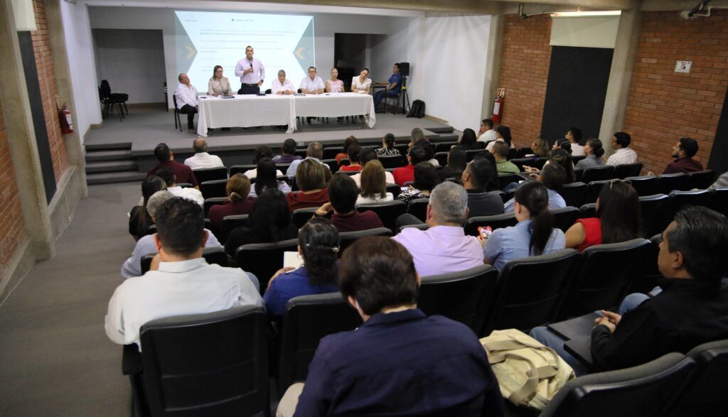 Funcionarios de la dependencia acordaron estrategias para fortalecer la comunicación interna y mejorar la calidad de los servicios institucionales.