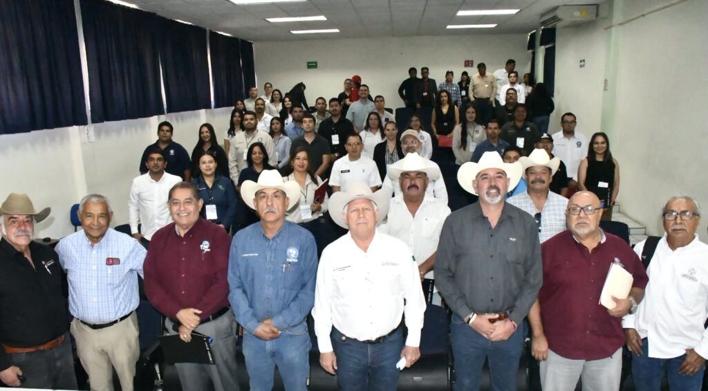 Durante cinco días, personal de SEPADA y del Comité Estatal de Fomento y Protección Pecuaria participó en actividades teóricas y prácticas para fortalecer la respuesta ante posibles casos de gusano barrenador.