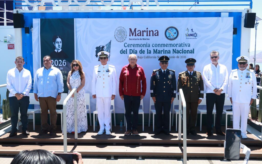 El gobernador Víctor Manuel Castro Cosío encabezó la ceremonia oficial por el LXXXIV Aniversario del Día de la Marina Nacional.