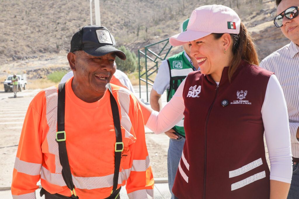 El Ayuntamiento de La Paz puso en marcha el programa “Presidenta en tu Barrio” con acciones de limpieza y recuperación urbana en Valle del Mezquite.
