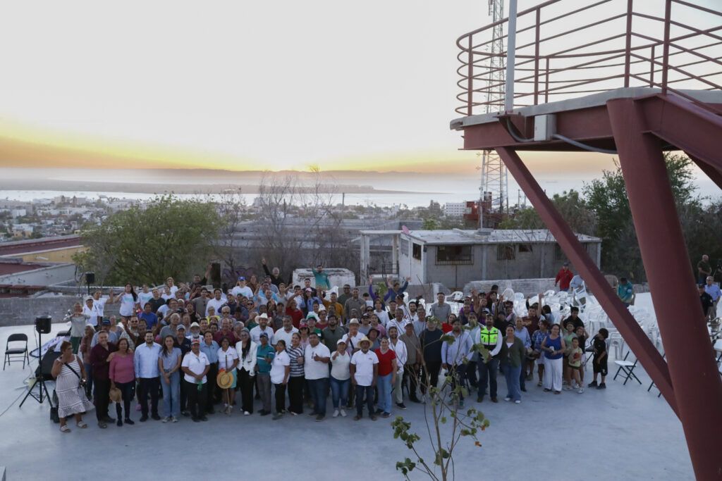 Las acciones incluyen escalinatas, un mirador y un nuevo tanque de almacenamiento que fortalecerá el suministro de agua potable en el centro de La Paz y colonias aledañas.