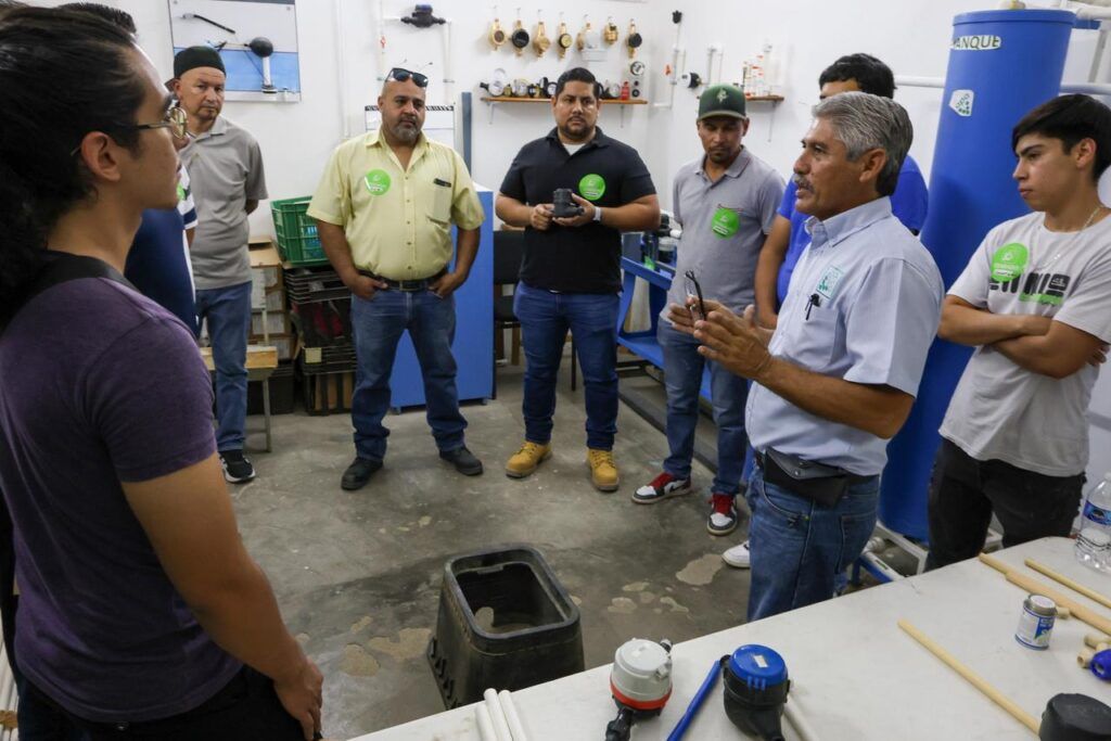 Como parte del Plan Más Agua para La Paz, OOMSAPAS puso en marcha el Programa Huella del Agua, una estrategia que busca conocer con mayor precisión el consumo del recurso para mejorar su distribución,
