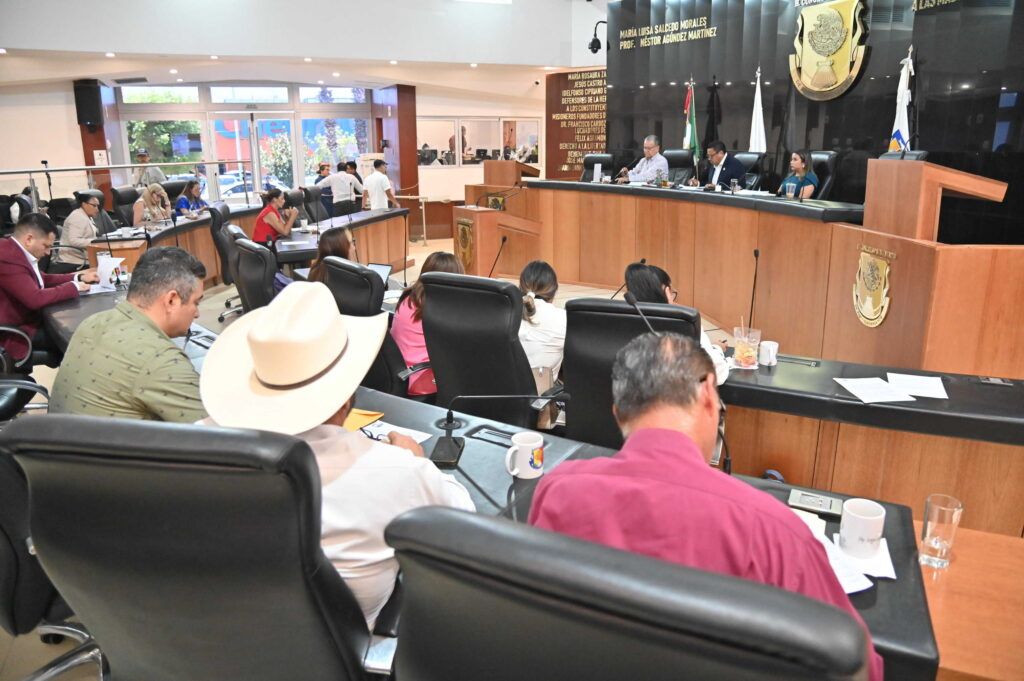 Congreso de Baja California Sur aprueba por unanimidad pensión anual de más de 500 mil pesos para familiares de elementos de seguridad, bomberos y protección civil fallecidos en servicio.