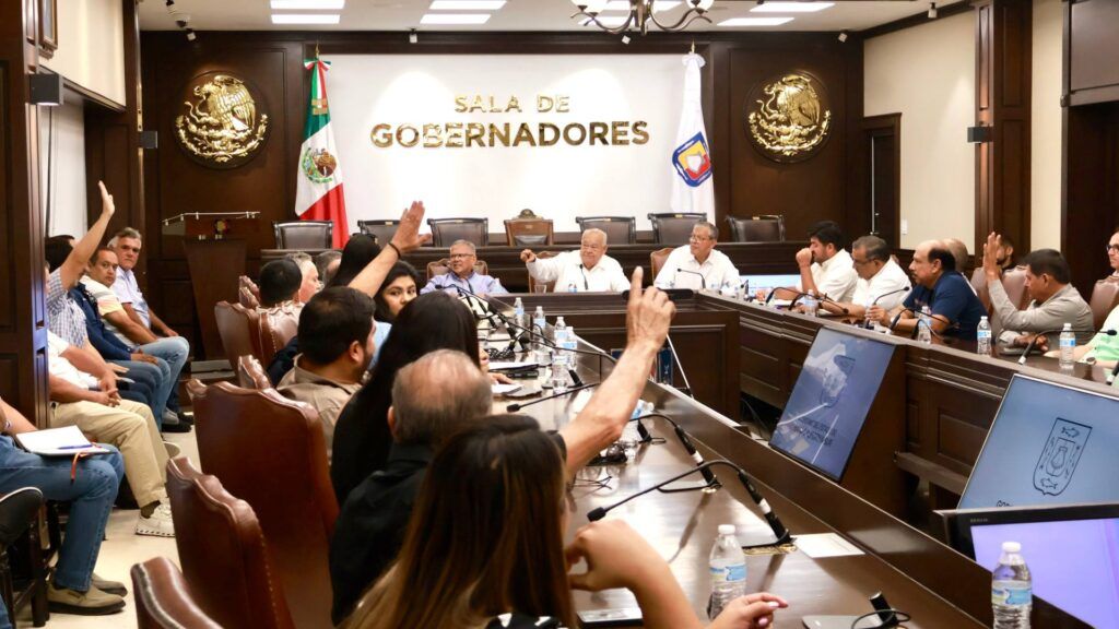 Gobierno del Estado, iniciativa privada y Federación coordinan acciones para atender a las 30 familias que sufrieron pérdidas en el oasis comundeño.