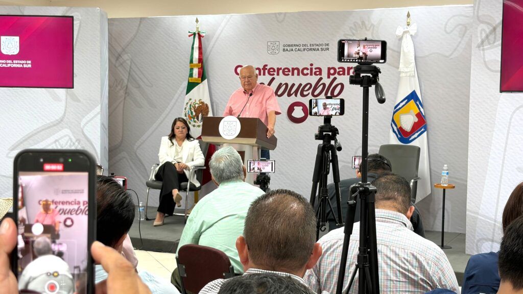 Víctor Manuel Castro destacó las acciones de fiscalización, vigilancia ciudadana y combate a la corrupción durante la Conferencia para el Pueblo.
