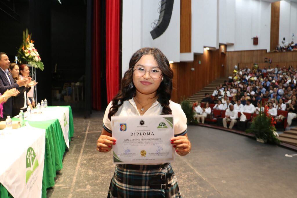 Un total de 783 alumnas y alumnos concluyen su preparación en 55 planteles de Telebachillerato ubicados en los cinco municipios del estado.