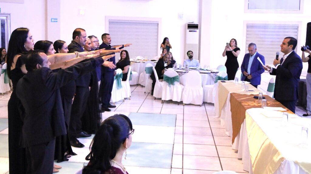 Durante la toma de protesta de la nueva Mesa Directiva del Colegio de Abogados se destacó la importancia de fortalecer la certeza jurídica y la ética profesional.
