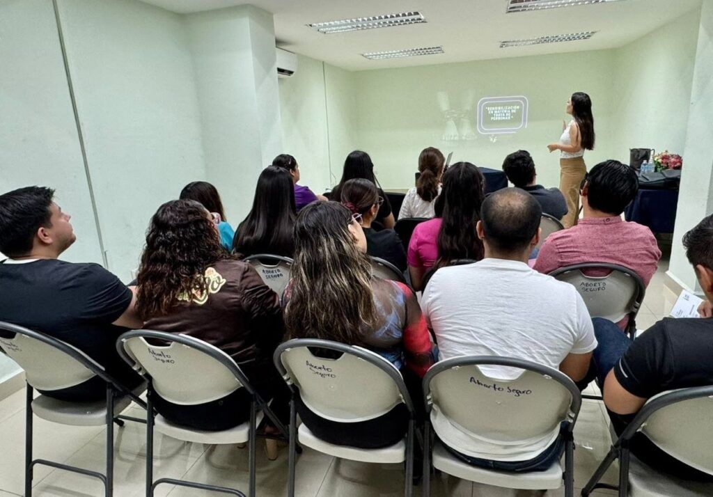 La Comisión para Prevenir y Erradicar la Trata de Personas impartió un curso de sensibilización para fortalecer la detección y atención de posibles víctimas.