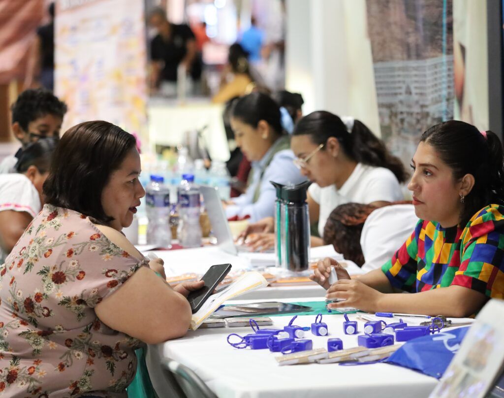La estrategia "Échale Montón" ofrecerá más de 70 vacantes de empleo formal y servicios institucionales para la población.