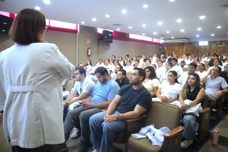 La capacitación incluyó salud materna, prevención del cáncer, planificación familiar y atención con enfoque de derechos.