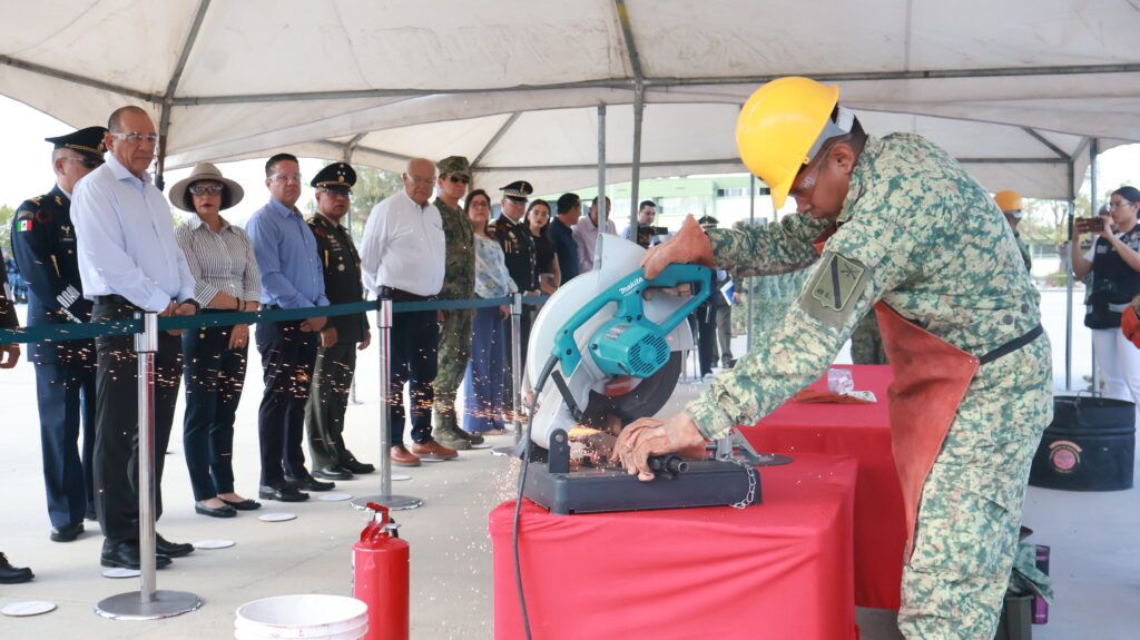 El gobernador Víctor Manuel Castro Cosío participó en el acto conmemorativo del Día Internacional de la Destrucción de Armas de Fuego e invitó a la ciudadanía a sumarse al Programa de Canje de Armas.