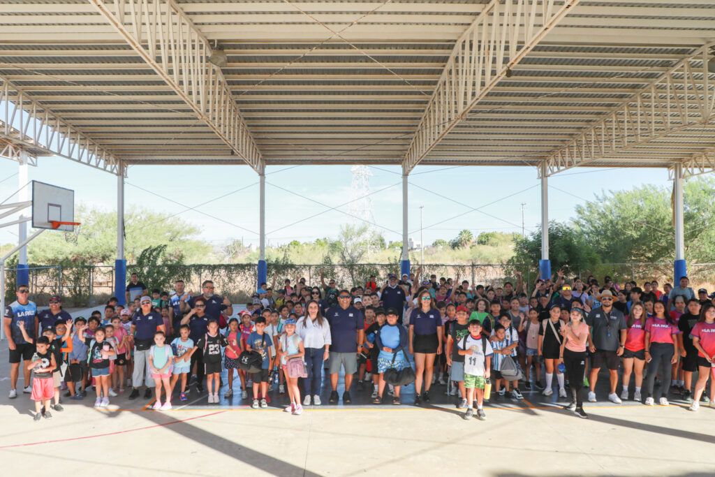 El programa ofrece actividades deportivas y recreativas para fortalecer el bienestar físico, emocional y social de niñas y niños paceños.