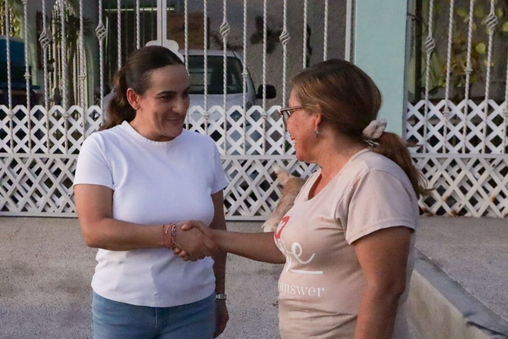 La alcaldesa en funciones encabezó una jornada para escuchar a las familias e identificar áreas de mejora en los servicios municipales.