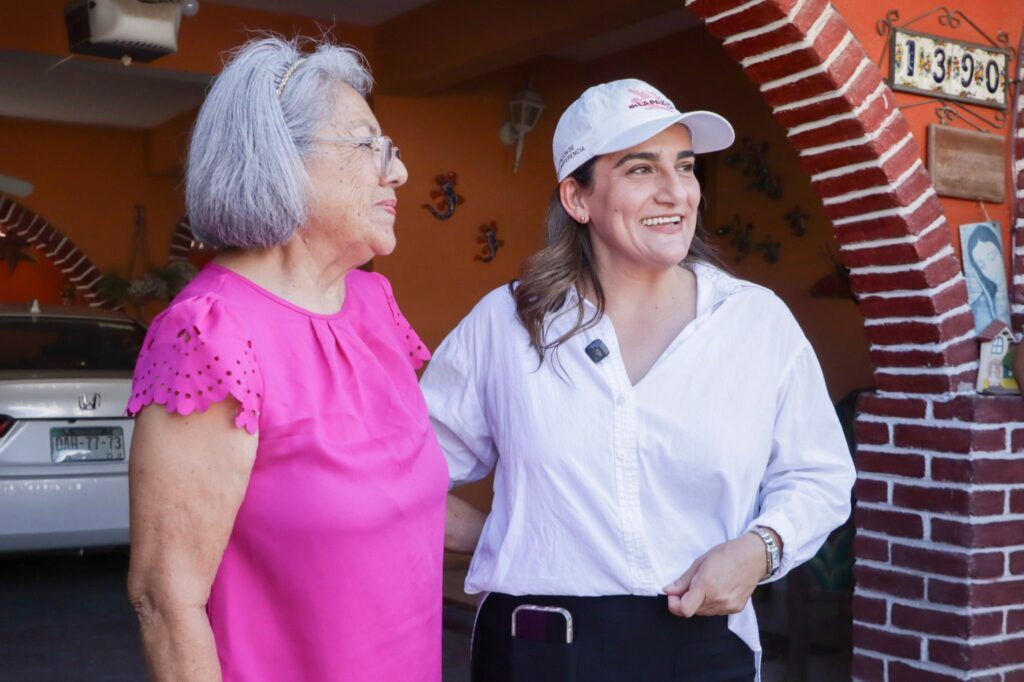 Durante la jornada del programa Agua Casa por Casa, vecinos confirmaron que el suministro se recibe con buena presión y conforme al tandeo.