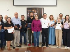 Entregan 244 uniformes al personal del Congreso
