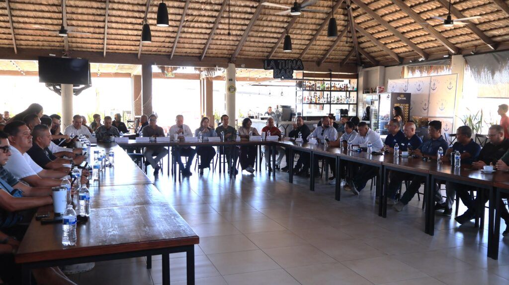 Autoridades revisaron mecanismos de comunicación y respuesta para proteger a población, trabajadores turísticos y visitantes durante posibles contingencias.
