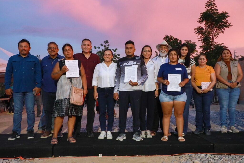 Los primeros 21 documentos permiten avanzar en la regularización de terrenos y brindar certeza jurídica a sus habitantes.