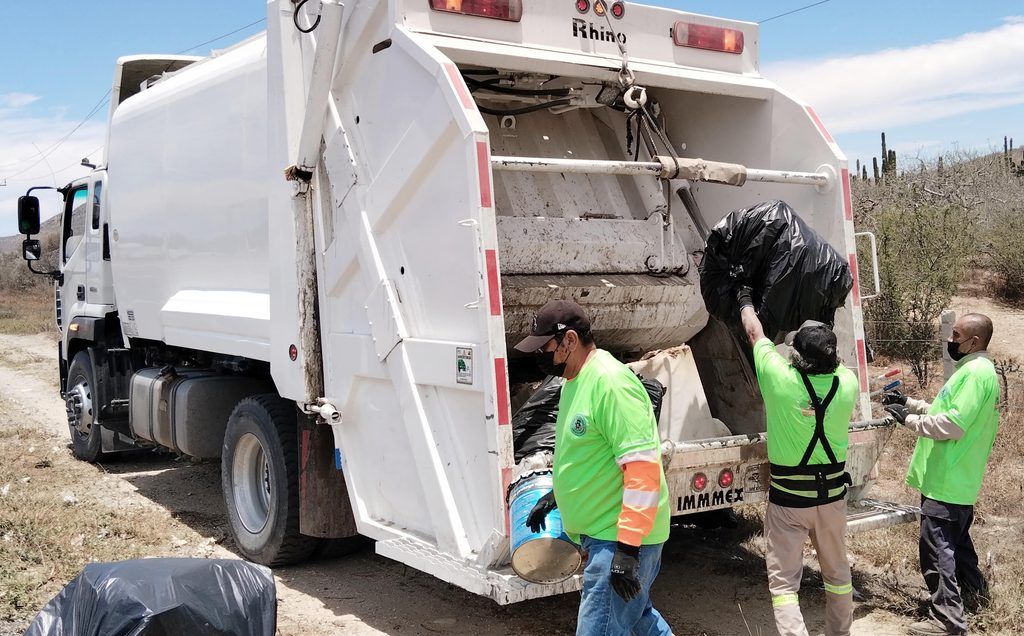 El servicio está programado en más de 30 colonias, mientras permanecen pendientes 11 zonas de las rutas correspondientes al martes.