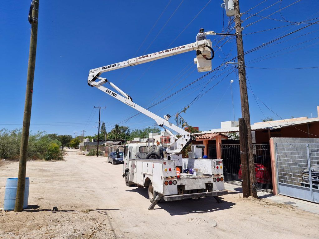 Servicios Públicos atendió trabajos de alumbrado en la ciudad y comunidades rurales durante julio y agosto; 640 reportes ciudadanos fueron recibidos mediante App La Paz.