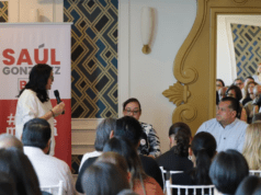 Especialistas exponen rezagos del sector salud ante Saúl González