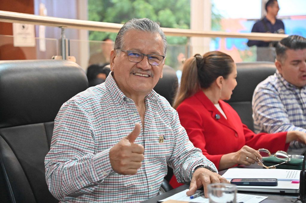 Fernando Hoyos propone dividir la Comisión de Puntos Constitucionales y de Justicia y crear secretarías técnicas para las comisiones permanentes.