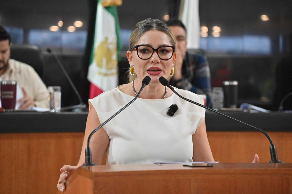 El Congreso pidió una solución urgente ante grietas, hundimientos, socavones y desprendimientos en el conjunto habitacional de La Paz.
