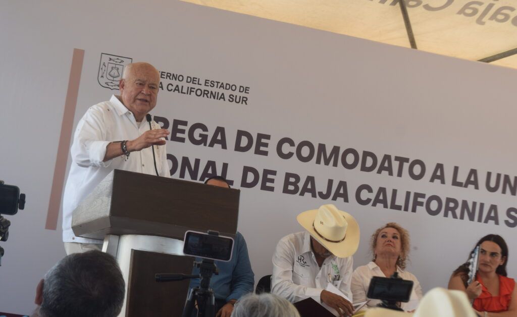 El gobernador Víctor Castro pidió comprensión por las afectaciones de la pirotecnia y defendió que continúe como tradición durante las fiestas patrias.