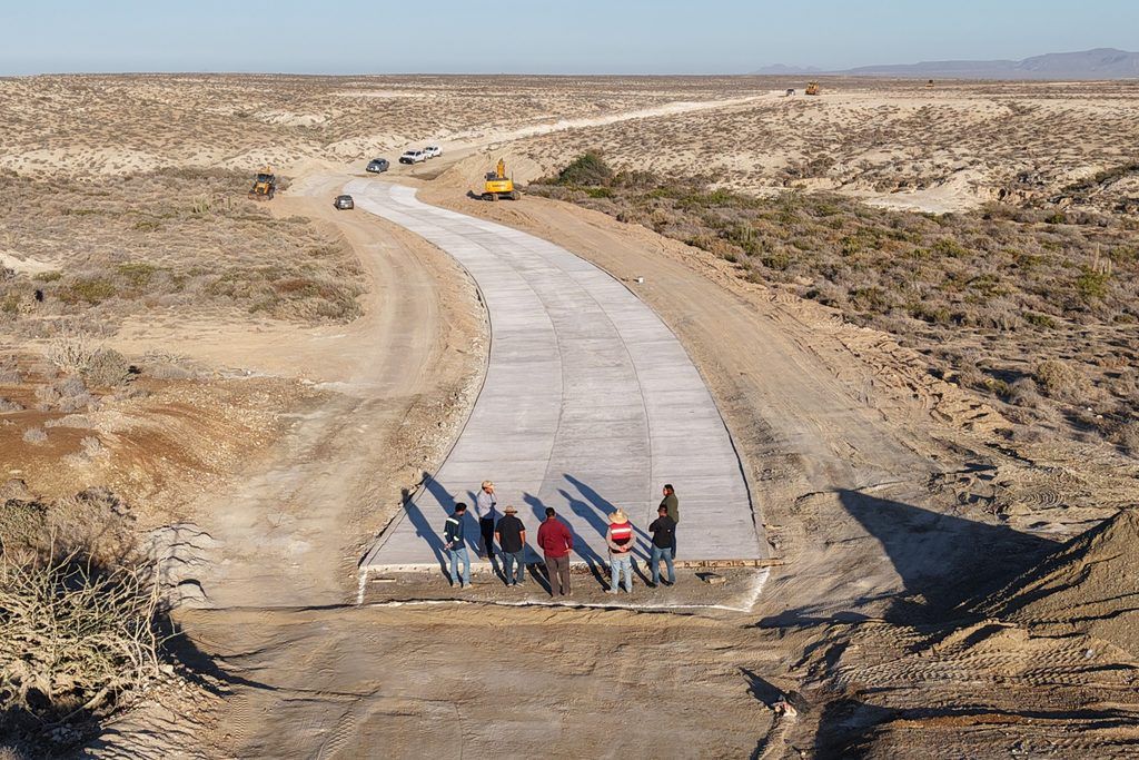 El proyecto contempla pavimentar 10.5 kilómetros durante este año para mejorar la conexión entre comunidades del Pacífico Norte de Mulegé.
