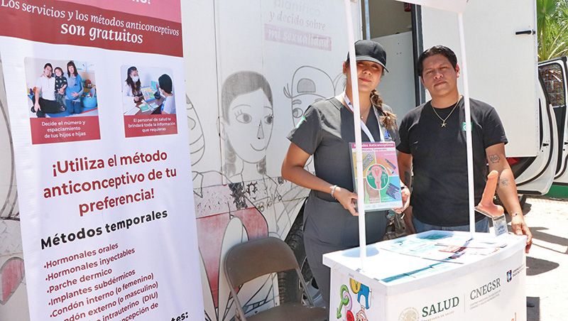 La unidad móvil Edusex acerca servicios de salud sexual y reproductiva a jóvenes de 10 a 19 años como parte de la estrategia para prevenir embarazos no programados.