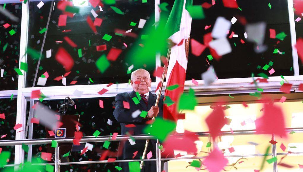 Víctor Castro encabeza Grito de Independencia en Baja California Sur ¿Cuál fue la arenga de este año?