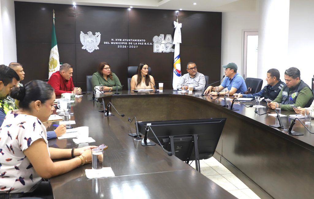 Gobierno estatal y Ayuntamiento desplegarán maquinaria y cuadrillas para realizar bacheo, desazolve, limpieza y rastreo en los sectores con mayores afectaciones.