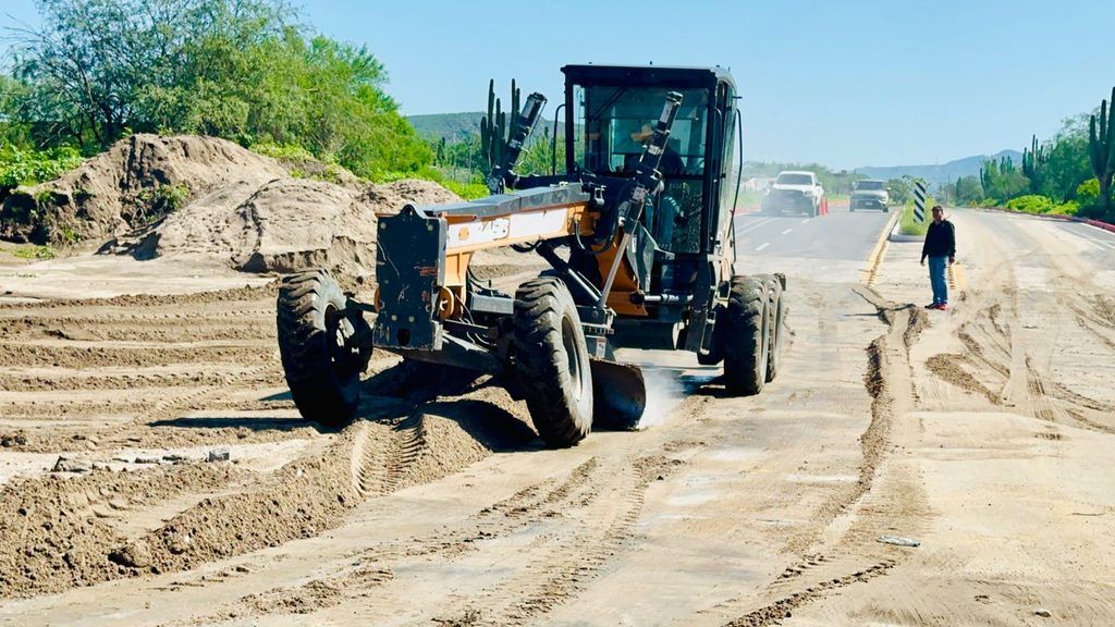Servicios Públicos utilizó 32 metros cúbicos de carpeta asfáltica y rehabilitó además 5.75 kilómetros de caminos de terracería.